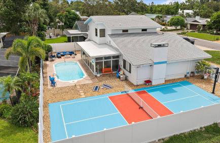 Poolside Paradise: Game room, Pickle ball & Pool - Foto 23