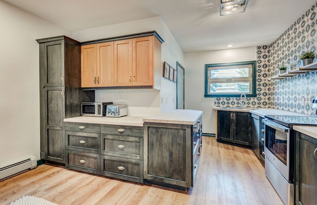 Banff Mtn Home - Real Rockies Experience - Photo 18