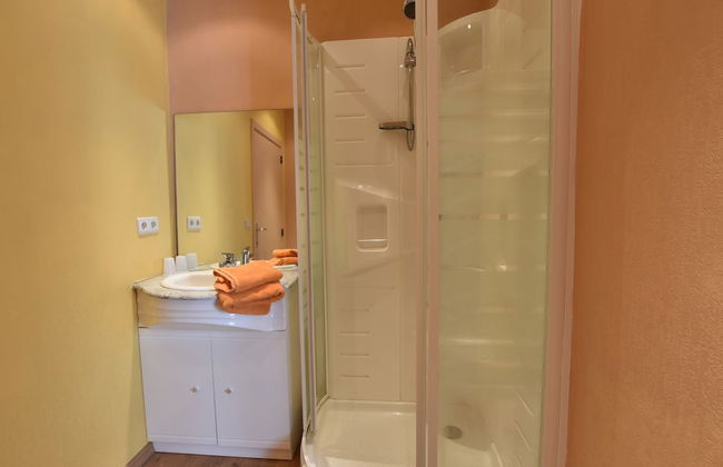 Former Hotel in the Centre and Near the Beach in Panne - Foto 24