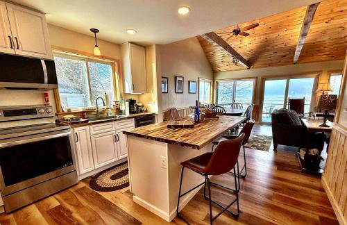 Lakefront Oak Cottage Hot Tub & Fire Pit - Foto 7