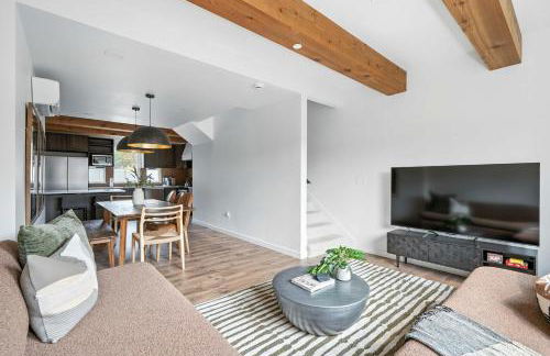 Kerns 6BR Gem - New Build Spanish Flair - Photo 9