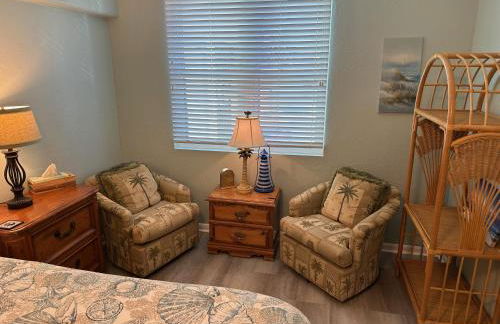 Welcome to Sandpiper Beachfront Condo Cozy 1-bed in JAX Beach, perfect for couples! Pet-friendly! - Foto 16