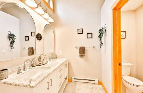 Lakeside Catskills Escape - Soak, Sip, Stargaze - Foto 25