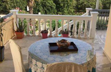 Lidas Golden View-All around veranda apartment - Photo 5