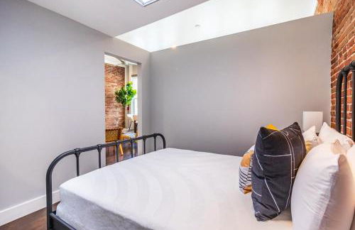 Gaslamp 2BR Upscale Queen Beds with Smart TV - Foto 33