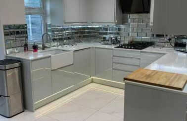 7 bed 3 bath M25 Long term Parking - Foto 25