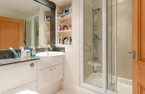 Charming Two Bedroom apartment with Balcony - Foto 9