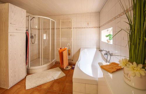 Wilhelm Appartements 100 qm Komfort und Fitness im Zentrum Brackenheim nähe Tripsdrill - Foto 10