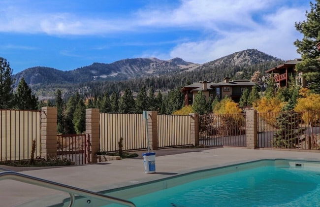 Inviting Mountain Retreat Steps From Ski Lifts! - Foto 32