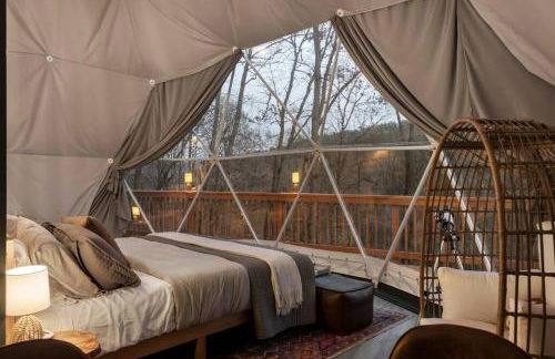 Glamping Dome w Hot Tub Fire Pit & River Access - Foto 45