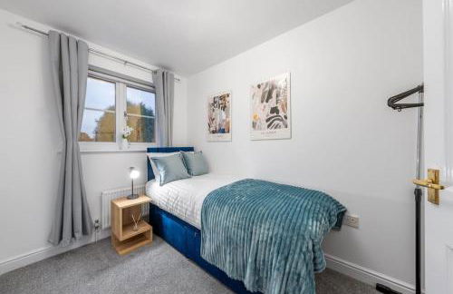 Luxury 5 Bed House - Free Parking - Perfect For Contractors & Families - Foto 23