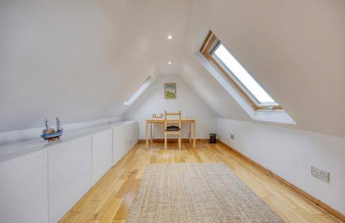 Cosy Lodge Getaway with Private Beach & Fireplace - Foto 17