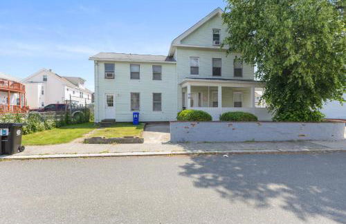 17-19Cozy&Spacious 6BR home in Malden with window AC and free parking - Foto 1