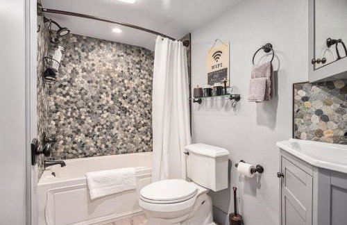 Redwood Room - Photo 3