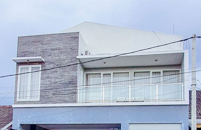 Villa Mangli Monochrome Syariah by eCommerceloka - Photo 17