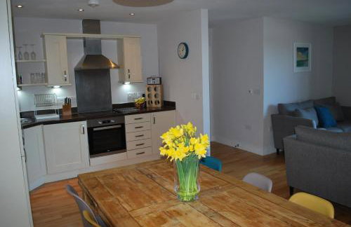 For the Shore, Fistral Beach Newquay - 2 Bed 2 bath - Private Parking with garage for 2 vehicles - Foto 9