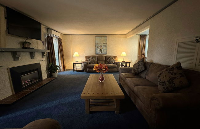 Divya Sutra Plaza and Conference Centre, Vernon, BC - Foto 35