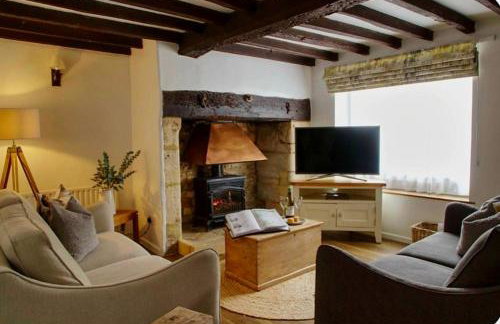 Nikolaus Cottage Cotswolds - Photo 2