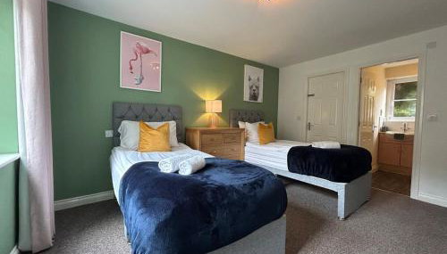 6 Bed, Sleeps 14, En-suites & Parking - Foto 3