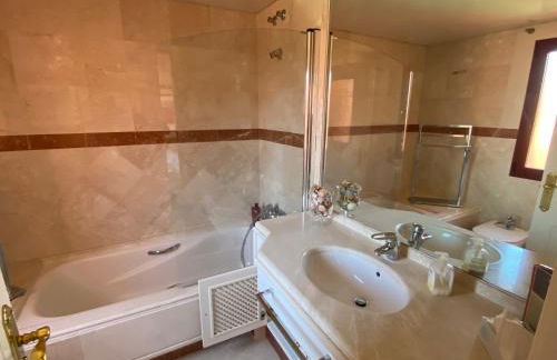 Havsutsikt - penthouse 200 m från stranden - Elviria - Photo 9