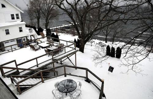 Charmingly Historic Cottage Rental Perfect for Large Groups in Aurora, New York - Foto 11