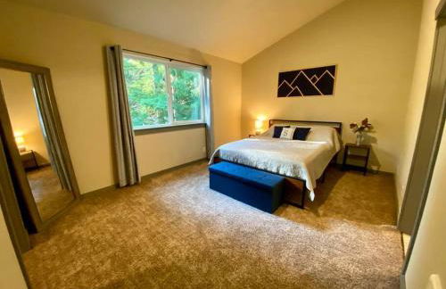 NEW Modern Cabin! 5mi to Mt Rainier National Park! Hot Tub & Wifi - Foto 16