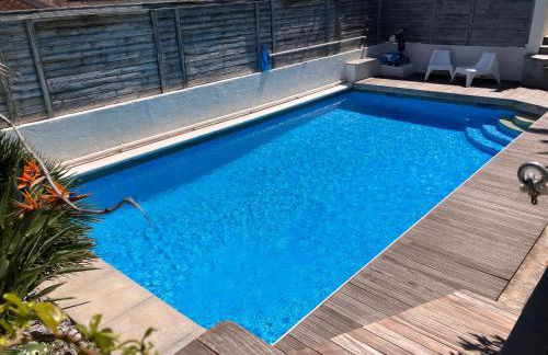 Villa Azur - 2 pièces rez-de-jardin dans une maison avec piscine - Foto 6