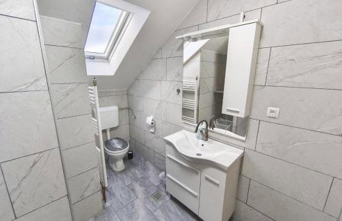3 Bedroom Awesome Home In Gospic - Foto 20