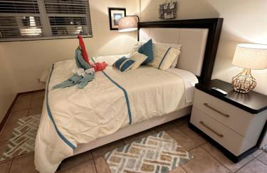 South Florida Spacious Oasis 4BR Retreat with 2 King Beds, Amazing Pool, near Beaches - Photo 69