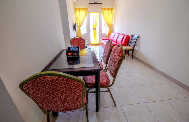 2 Bedrooms at Grand Palace Kemayoran Apartment by Travelio - Foto 14