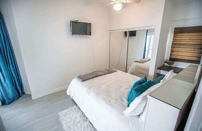 Enjoy Sunsets at Fully Equipped Condo at the Beach - Photo 13