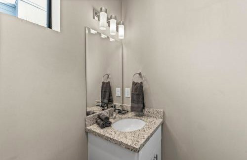 Gorgeous Property Near Convention Center - Foto 23