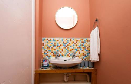 Homely Hornchurch - 5 Bed House - Foto 28