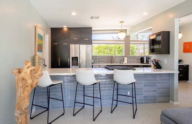 Lux Desert Retreat 4BR Pool Spa Stunning Views - Photo 15