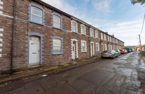 Modern house, sleeps up to 9 - Photo 19