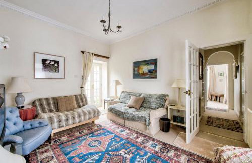 GuestReady - Classic Charm near Holyrood Park - Foto 13