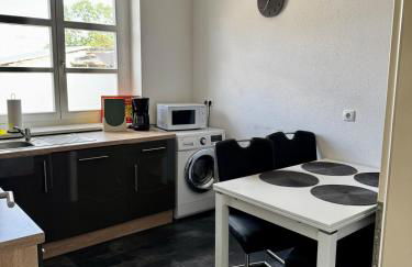 Premium Quartier - Modernes Apartment, 2 Schlafzimmer, WLAN, Parken, Küche - Foto 17