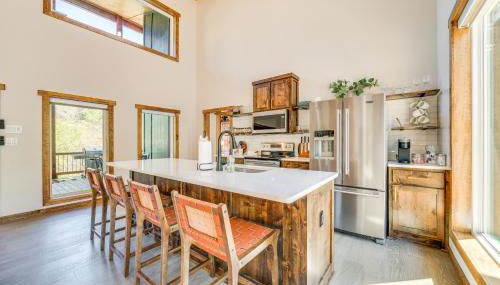 Broken Bow Cabin about 5 Mi to State Park with Hot Tub! - Foto 2