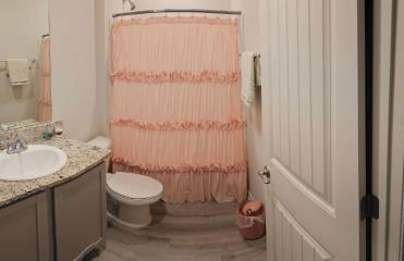 Spacious 4-bedroom house with WiFi, in peaceful Slidell with Lake in backyard - Foto 4