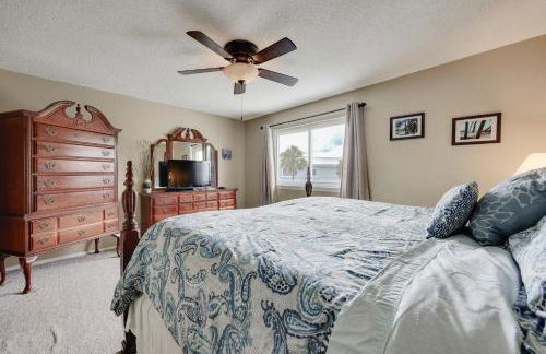 Riverfront Weleka Condo with Dock and Pool Access - Foto 5