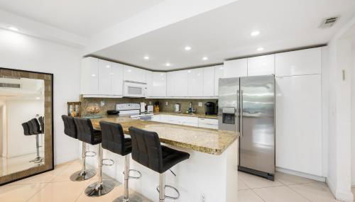 Condo Close to the Beach Pool, Gym, Tennis 2BR 6 Guests - Foto 4, stove