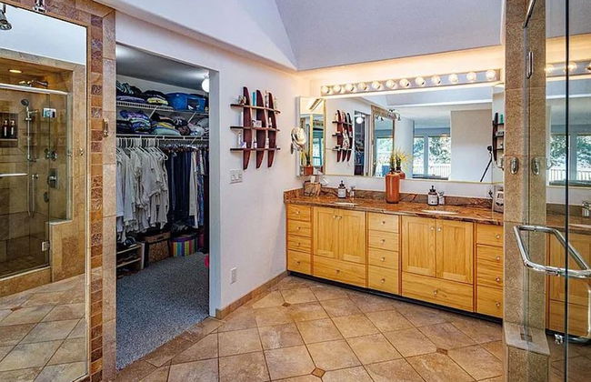 Lakehouse w Private Beach Bar Lg Deck Dock - Photo 16