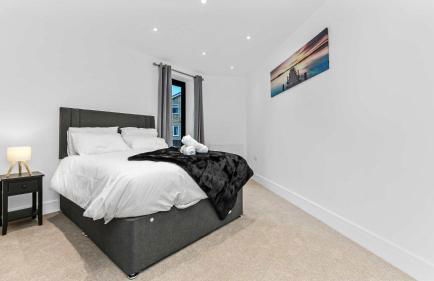 JD Apartments - Urban Retreat with Patio - Foto 7