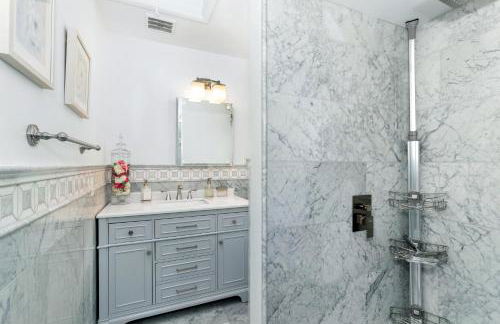 Sanctuary-5BR Home for Extended Stays & Family Comfort - Foto 28