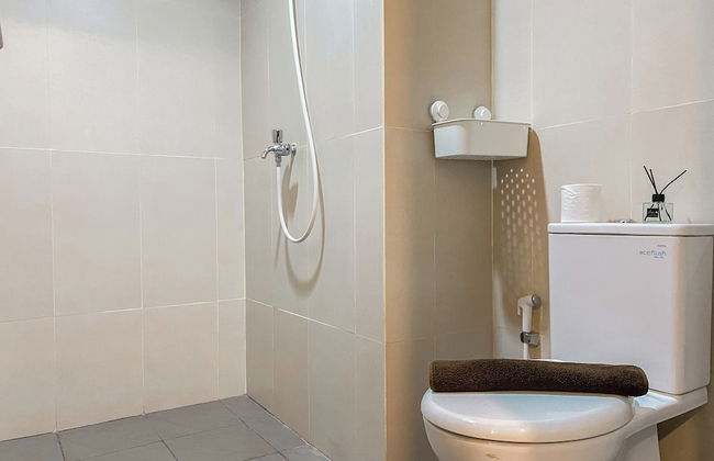 Best Place and Homey Studio Apartment LRT City Jatibening - Photo 14