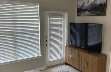 Bright & Stylish 1BR Minutes to The Woodlands - Foto 2