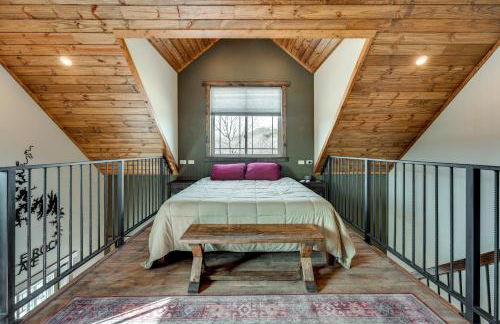 Riverside Galena Hideaway with Grills and Picnic Area - Foto 14