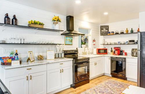 Deck, Fire Pit and Pool Access at Poconos Retreat! - Foto 8