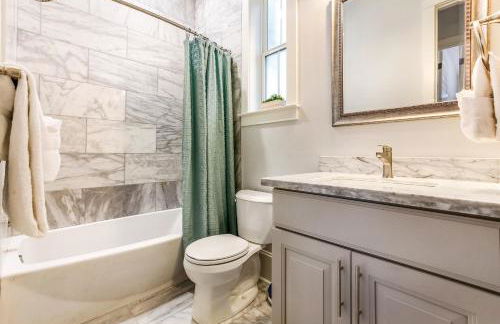 Stunning 4BR-5BR near French Quarter Homes by Hosteeva - Foto 43