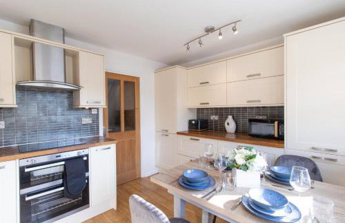 Open Mind Property - 4 Beds 2 Bathrooms & Parking - Photo 10